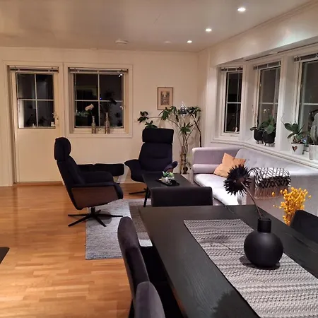 بيت للعطل Hus I Gryllefjord *